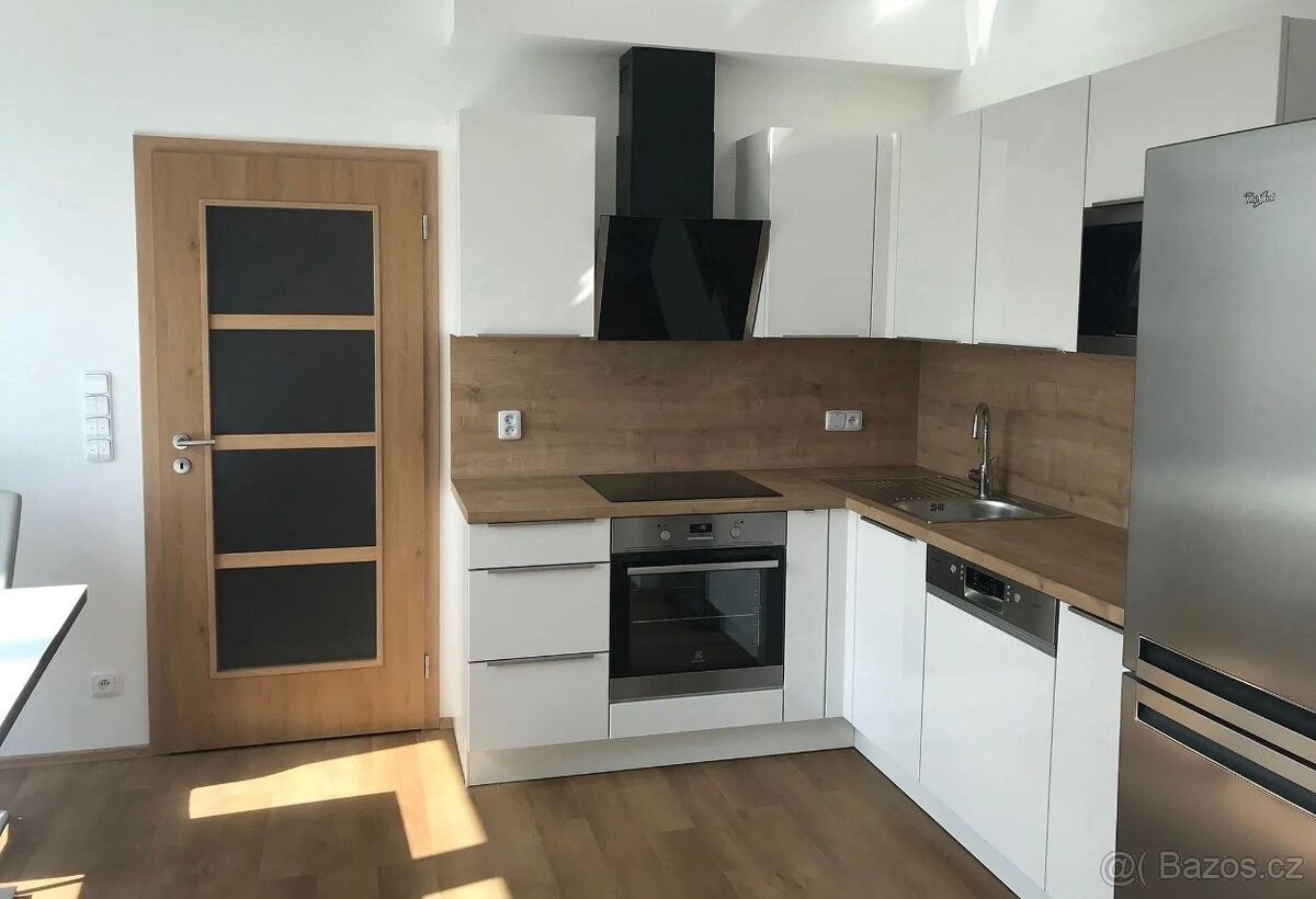 Byty, Praha, 190 00