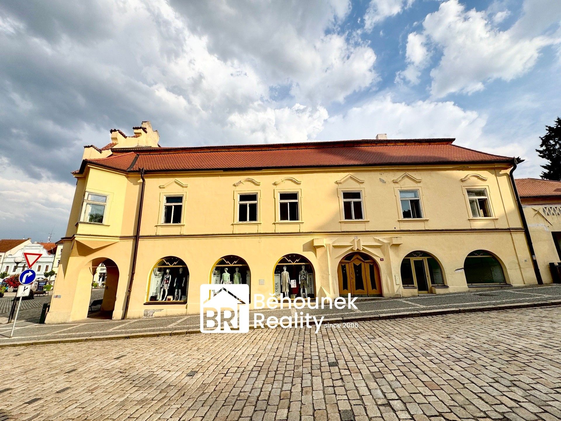 Vila · 950 m² · Masarykovo náměstí, Pelhřimov - 3