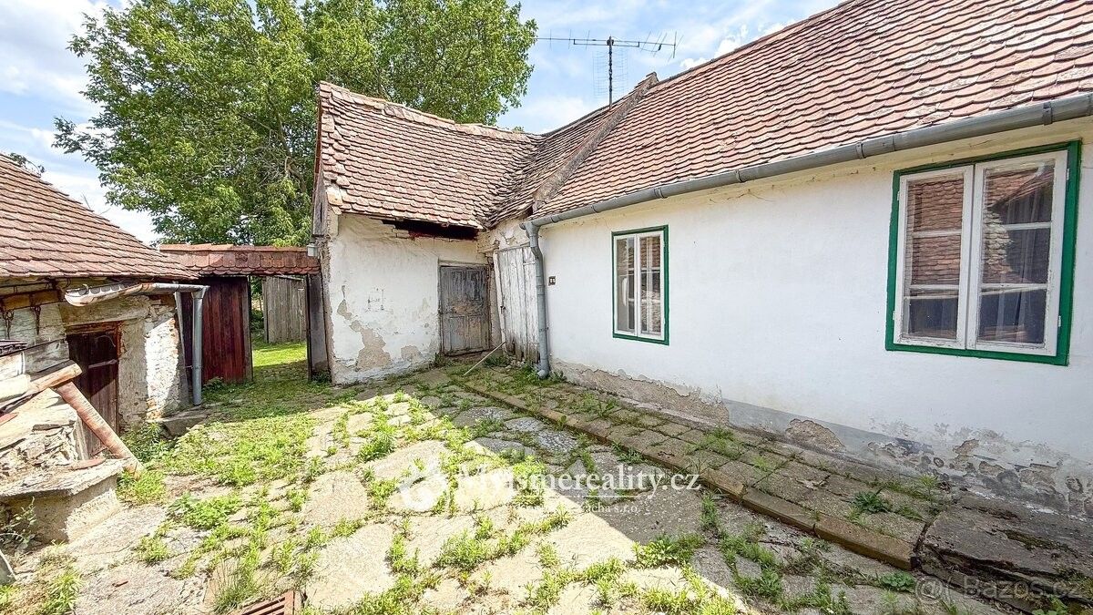 Prodej rodinný dům - Bezkov, 669 02