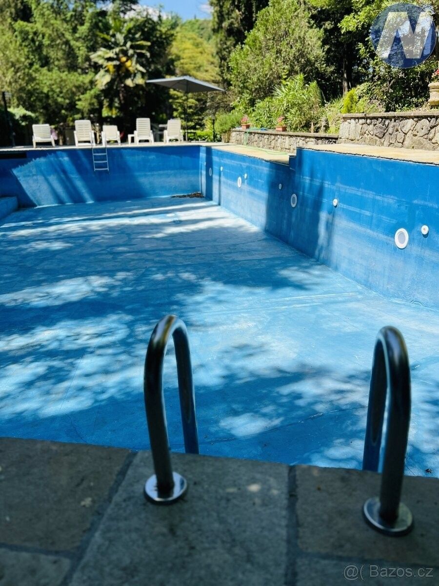 Rodinné domy, 987 66, Zahraničí