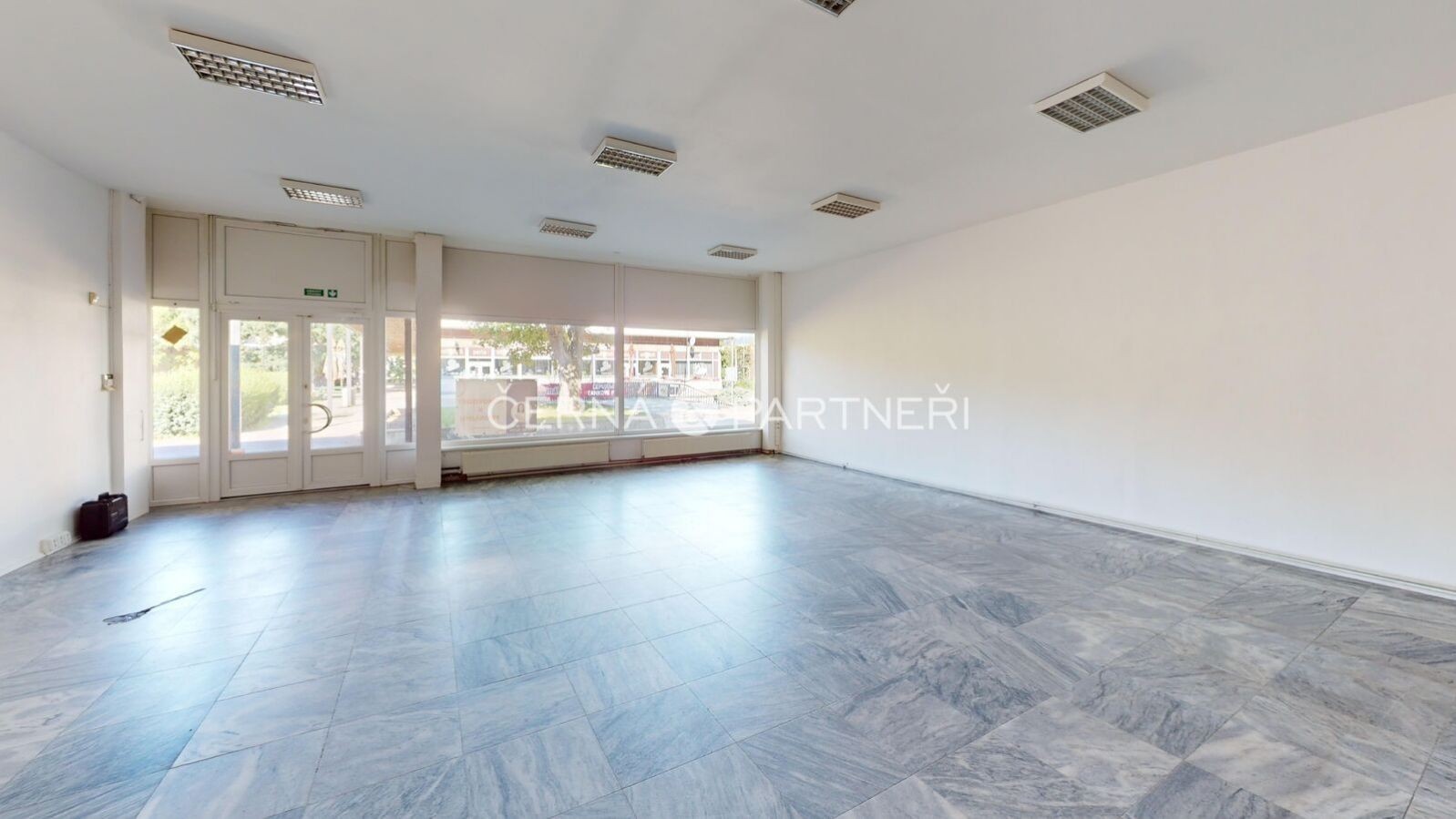 Obchodní prostory, 319 m²