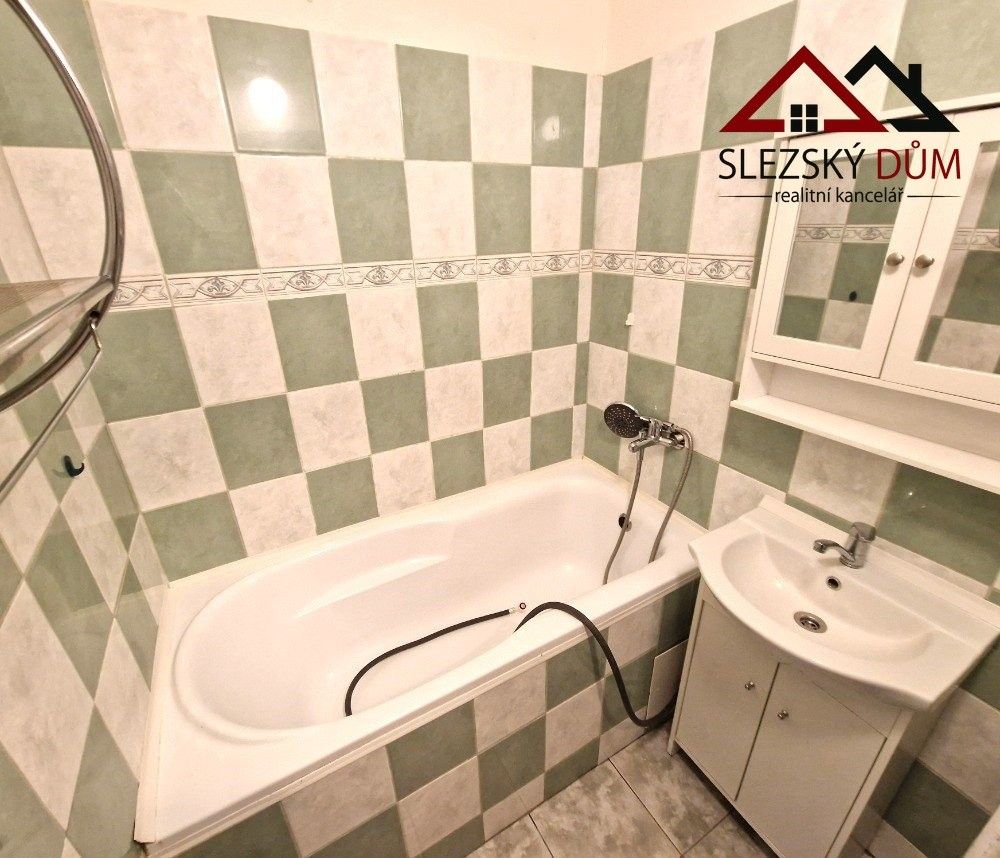 Pronájem byt - Český Těšín, 737 01