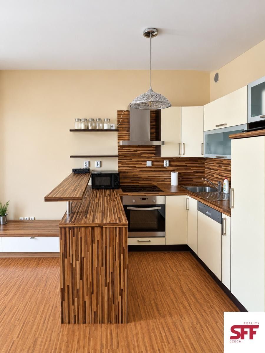 Byt 1+kk · 35 m² · Jana Přibíka, Praha - 4