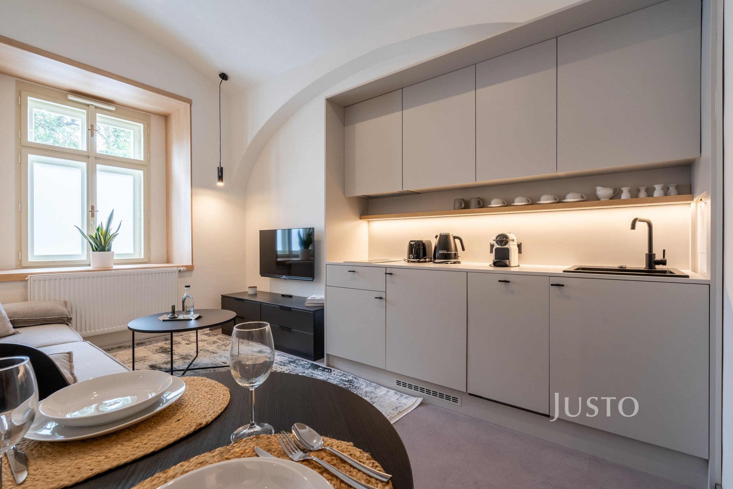 2+kk, Prvního pluku 211, Praha Karlín, 49 m² - 1