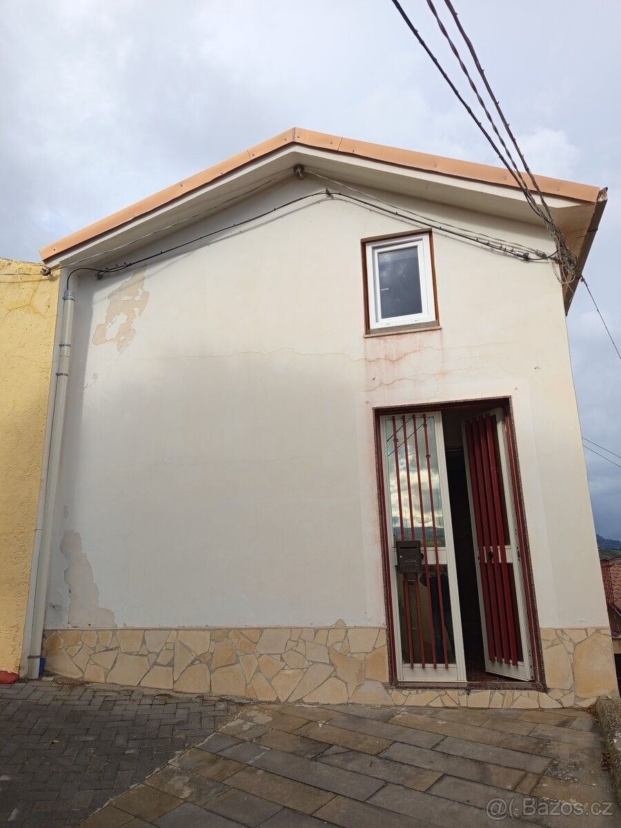 Chaty, Strážnice, 696 62