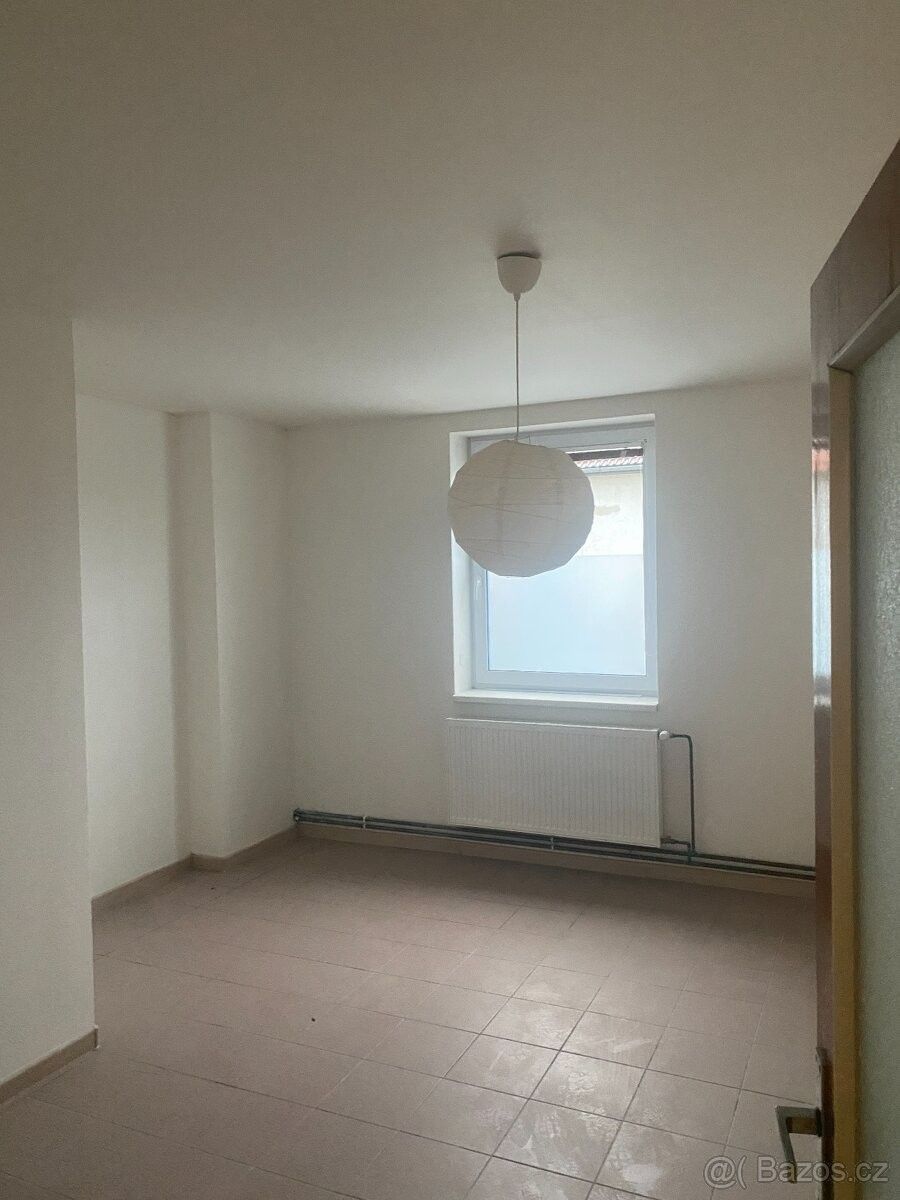 Pronájem byt - Chropyně, 768 11