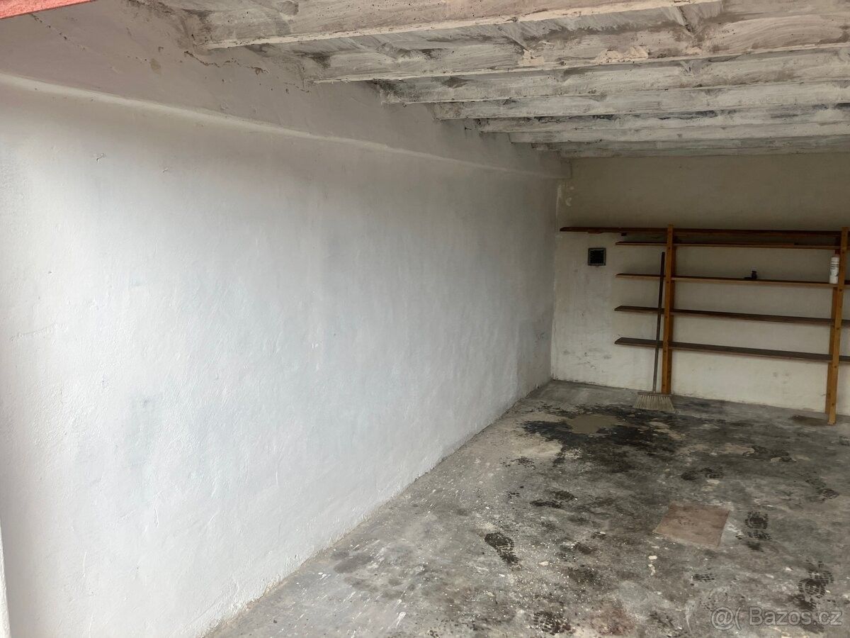 Garáže, Přelouč, 535 01 - 2