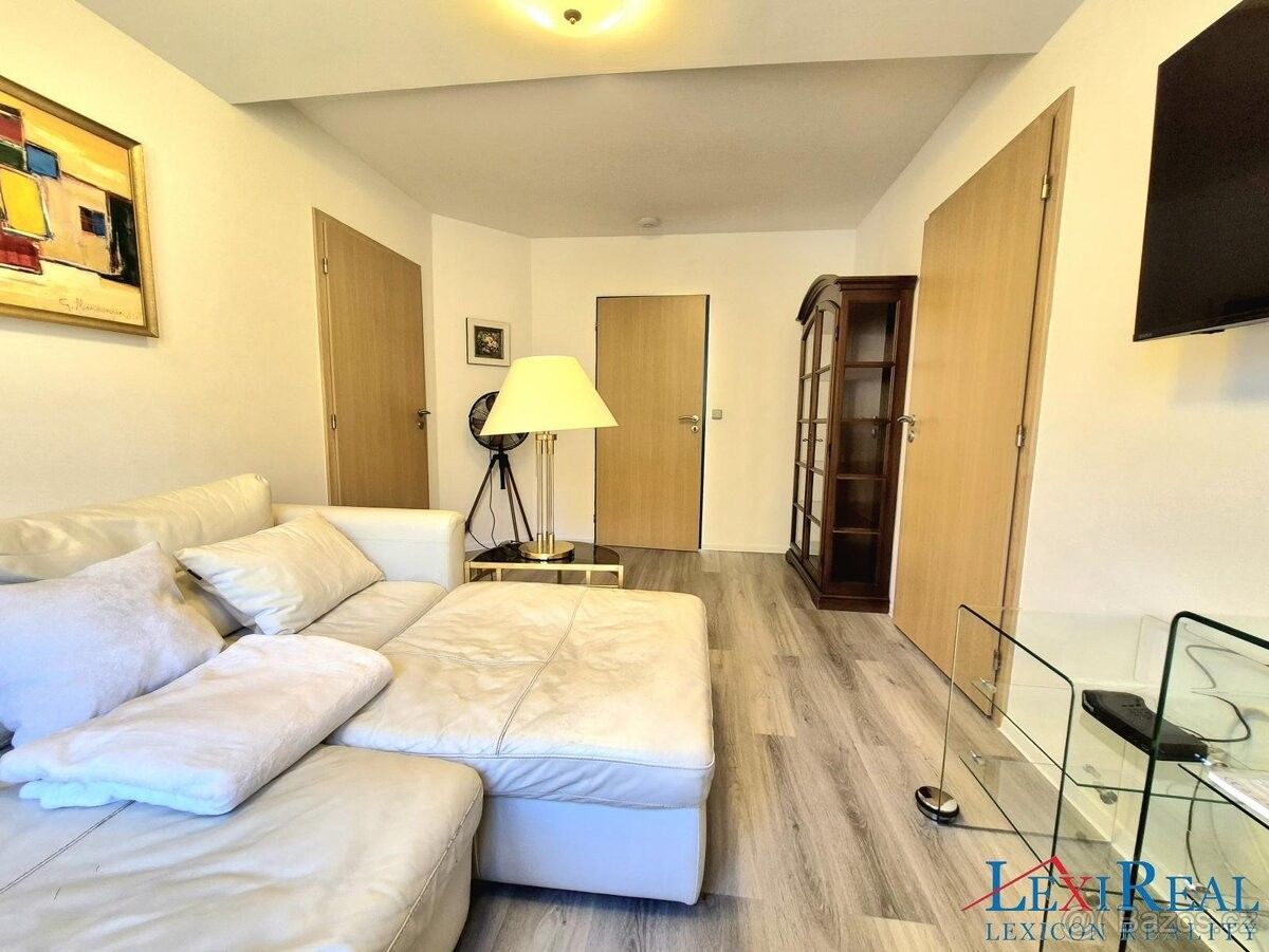 Pronájem byt - Praha, 148 00