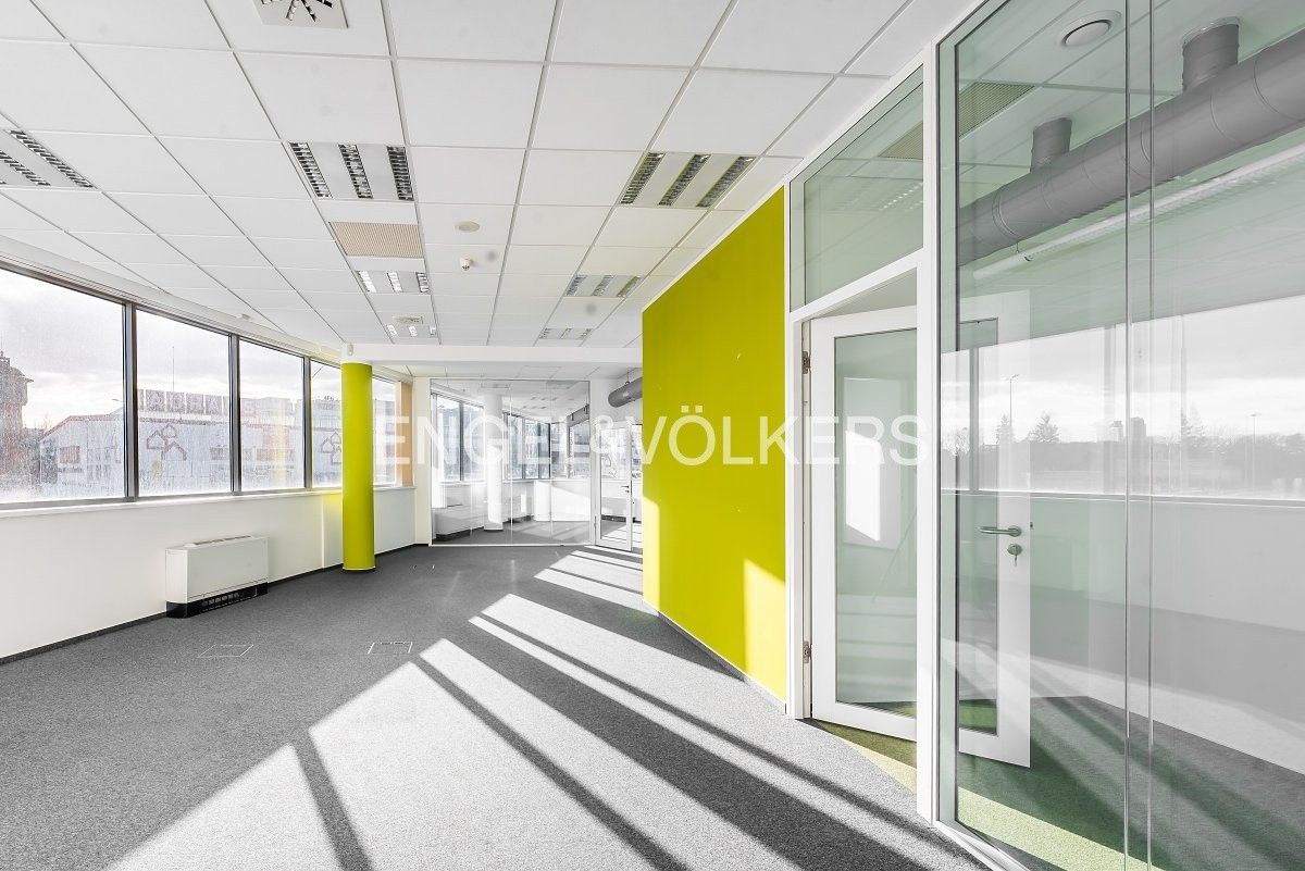 Kancelář · 974 m² · Doudlebská 1699, Praha Nusle - 4