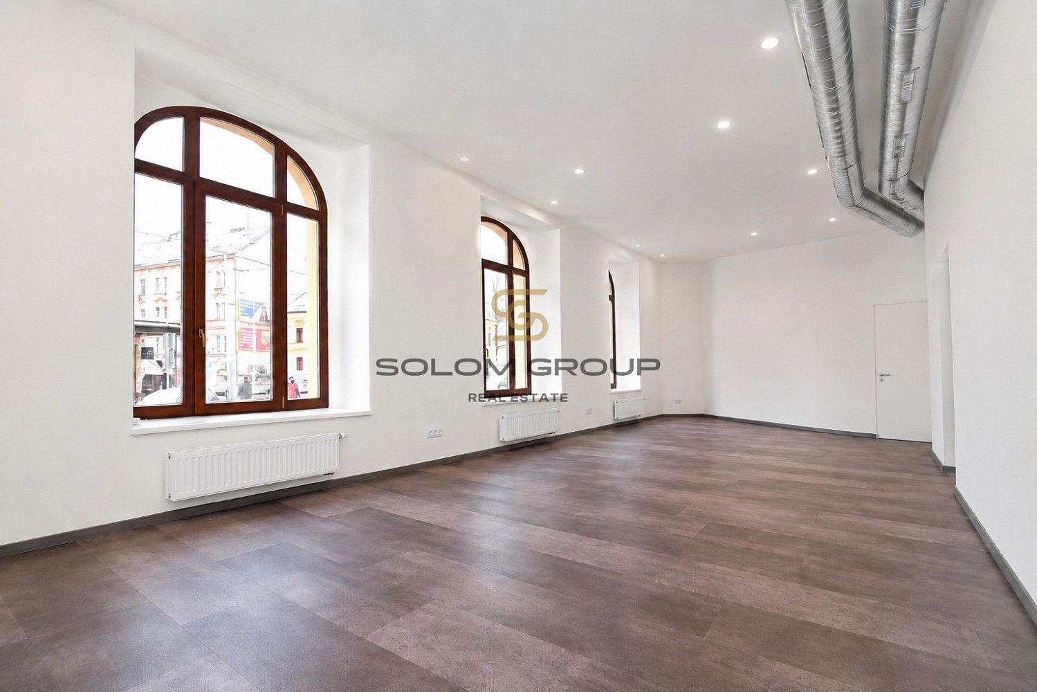 Obchodní prostory, 106 m²