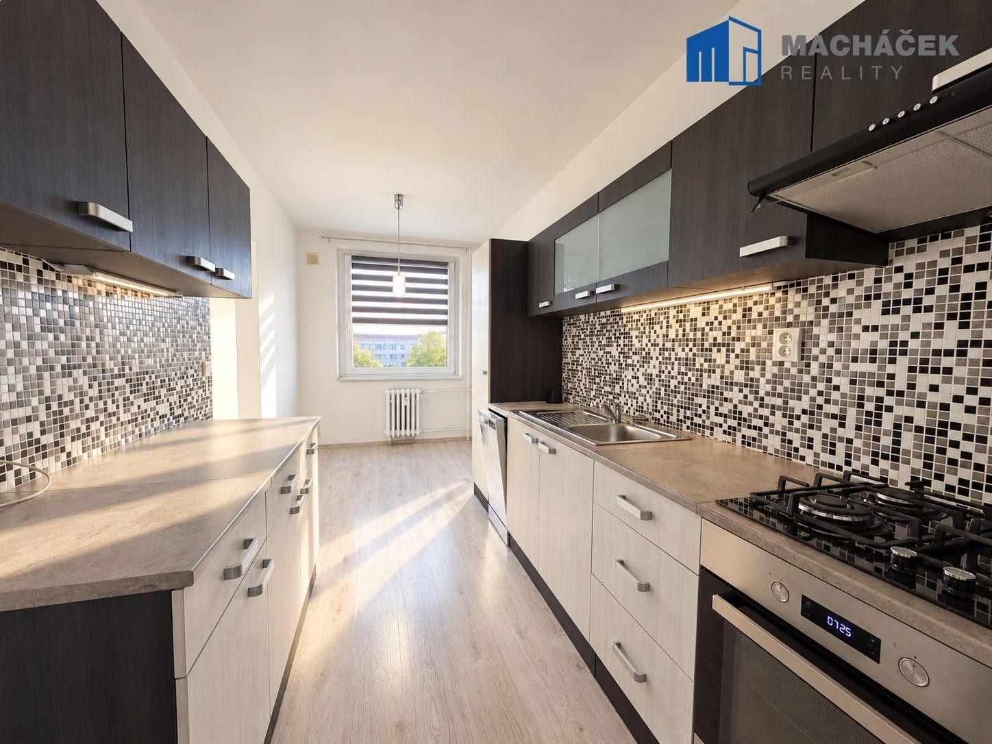 Byt 3+1 · 79 m² · Pod školou, Teplice Trnovany - 4