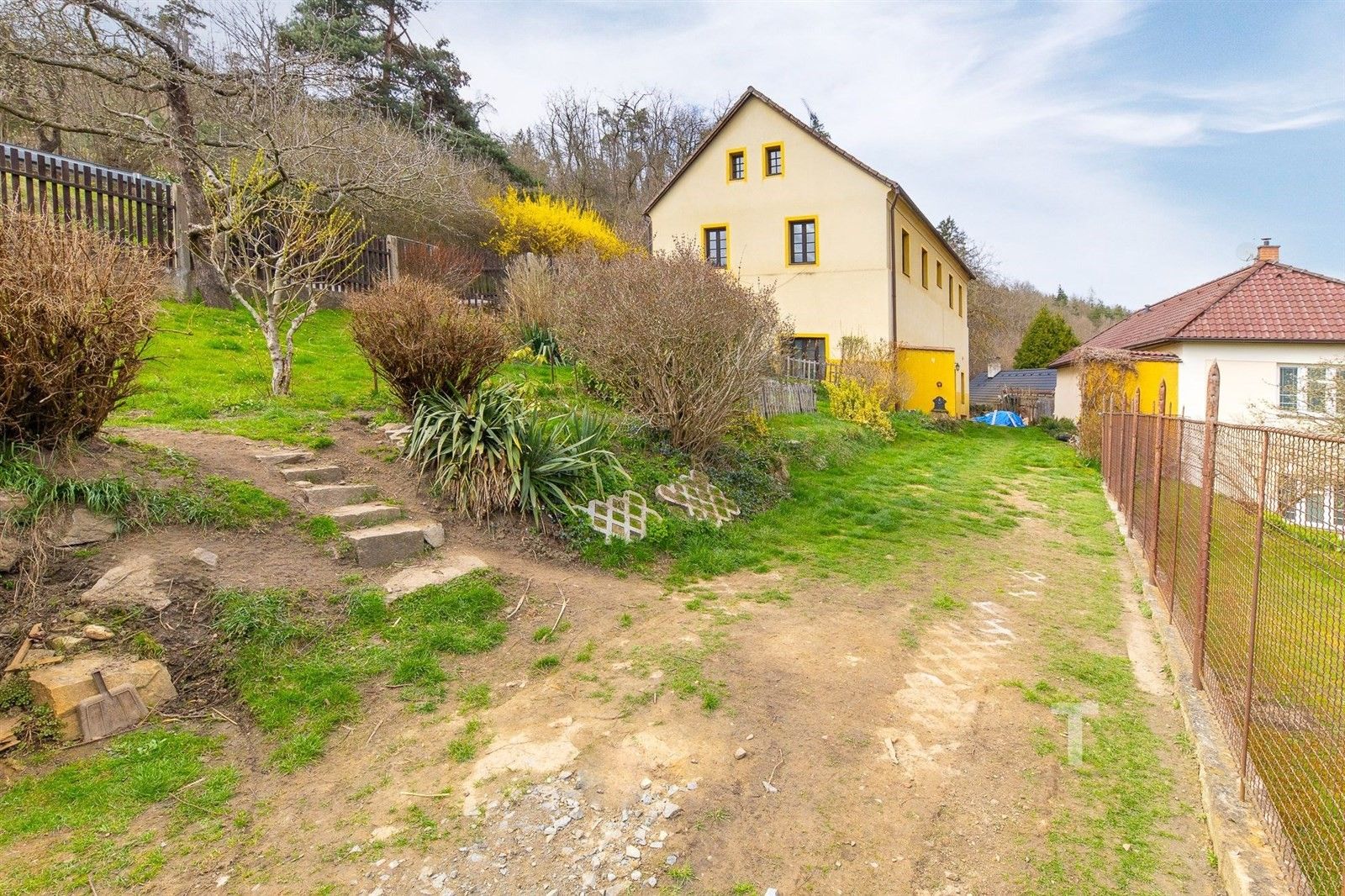 Prodej rodinný dům - Benešovská, Nespeky, 258 m²