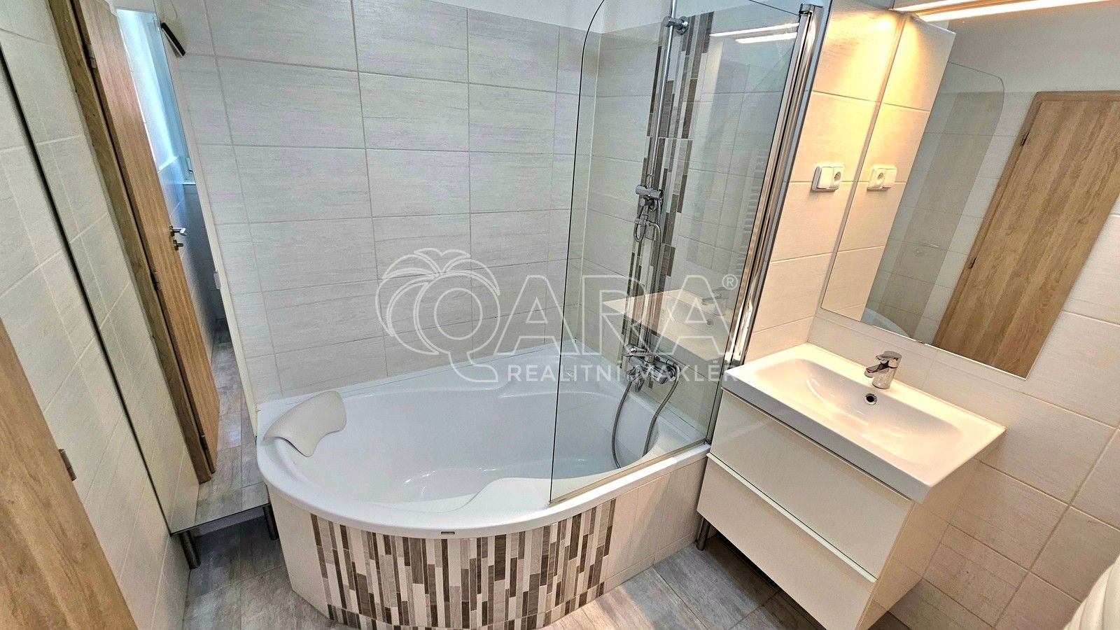 Pronájem byt 3+kk - Sídliště, Žebrák, 53 m²