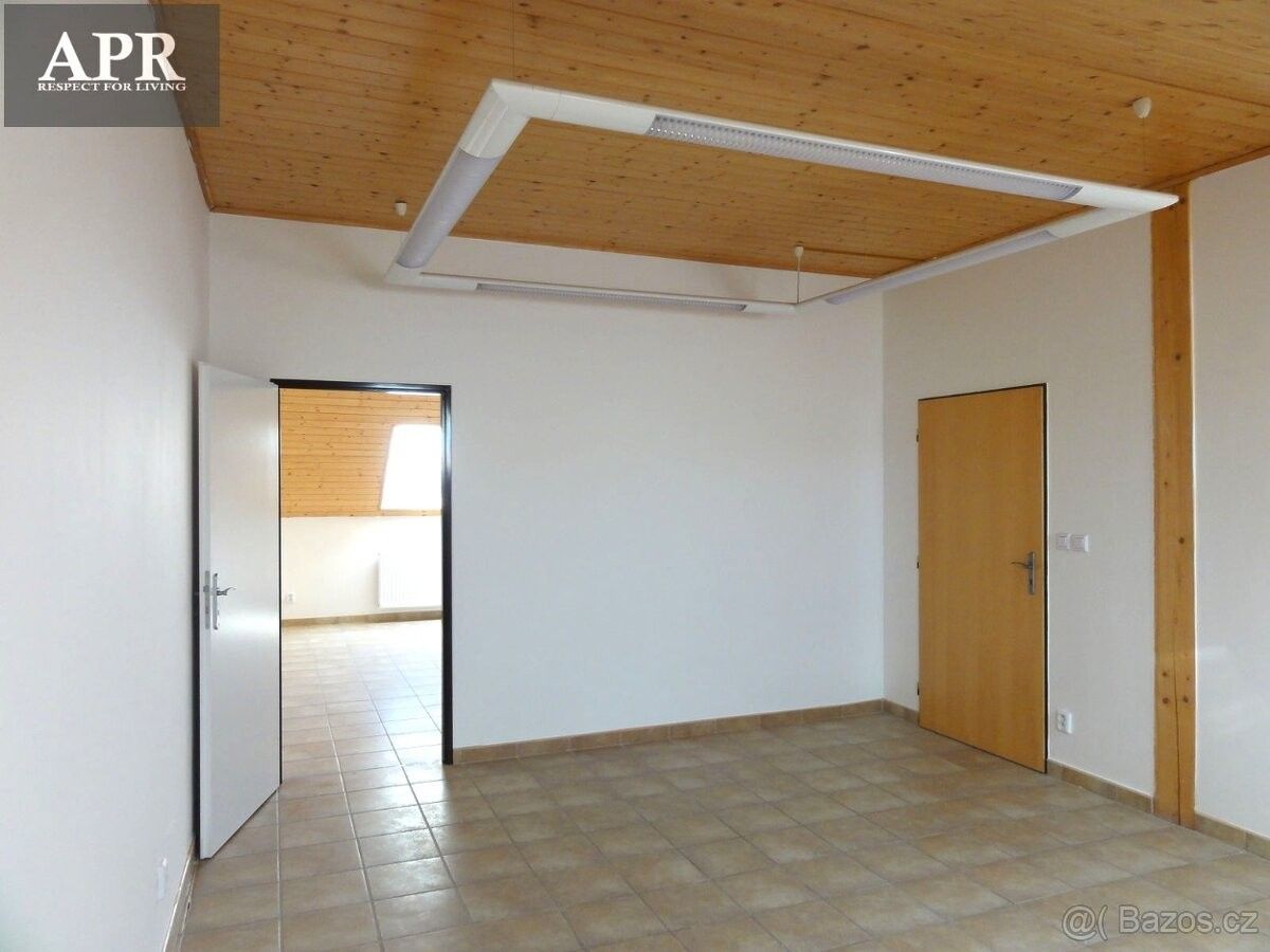 Pronájem kancelář - Uherský Brod, 688 01