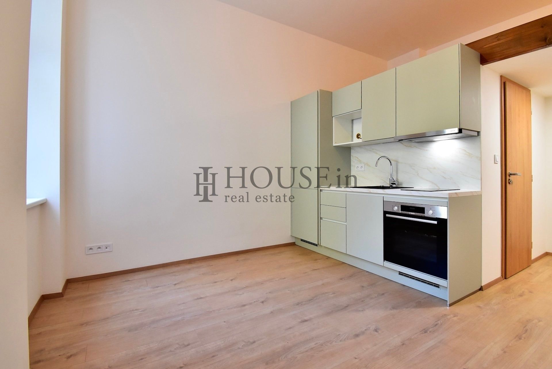 1+kk, Sokolská, Praha, 21 m² - 2