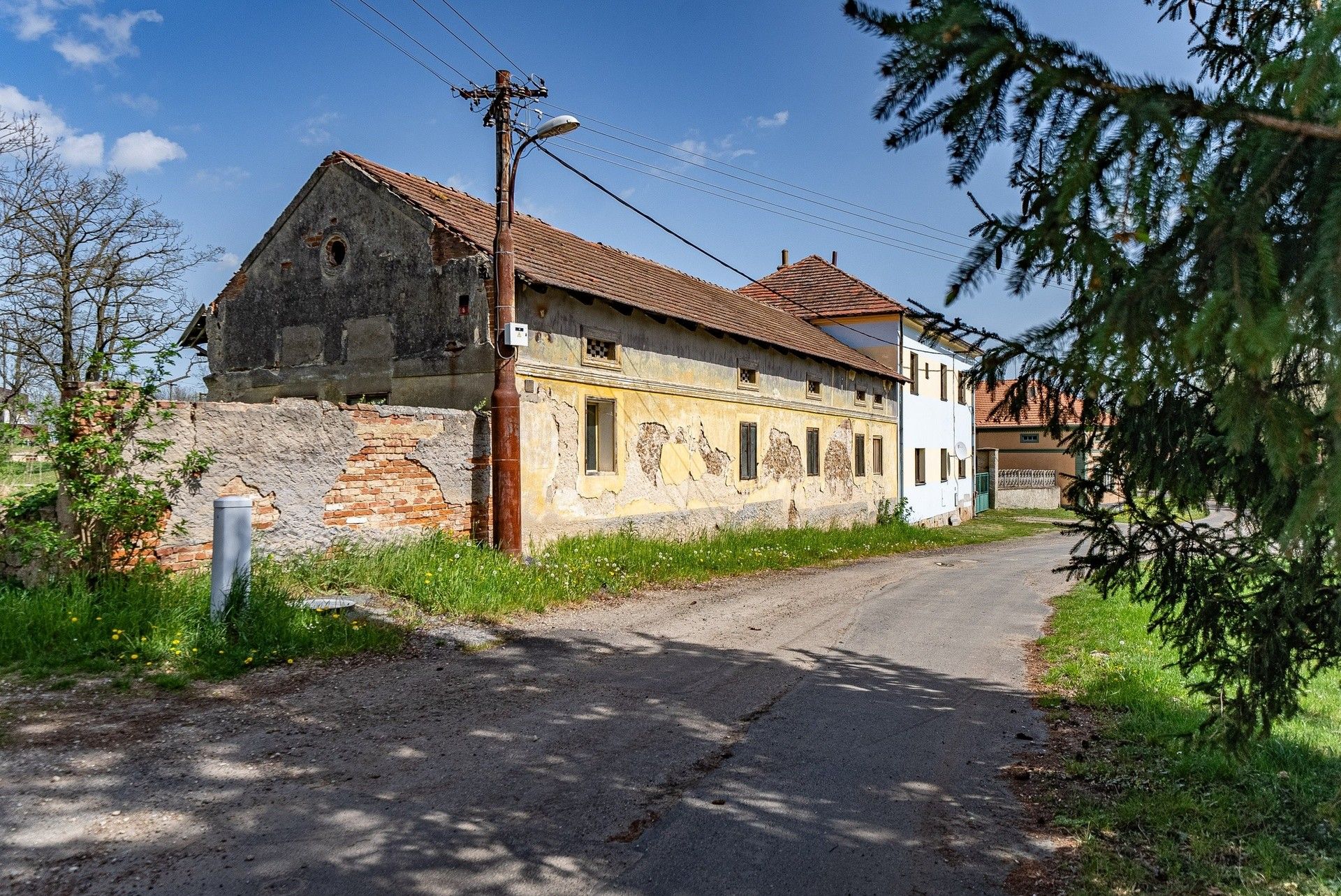 Obchodní prostory, Chotouň, Chrášťany, 105 m²