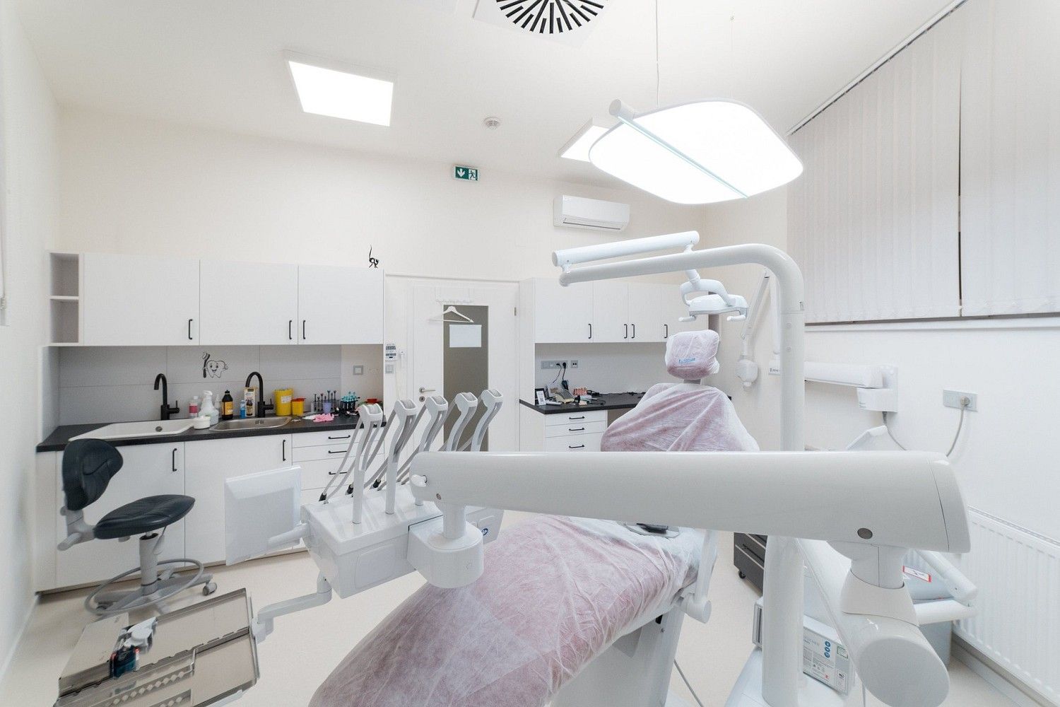 Ostatní, Trnkovo náměstí, Praha 5 - Hlubočepy, 18 m² - 1