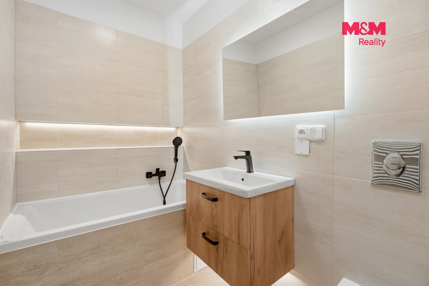 Byt 2+1 · 55 m² · U Přehrady, Jablonec nad Nisou - 3
