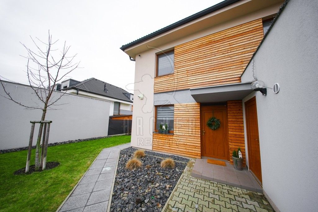 Rodinné domy, Modřínová, Zlonín, 168 m²