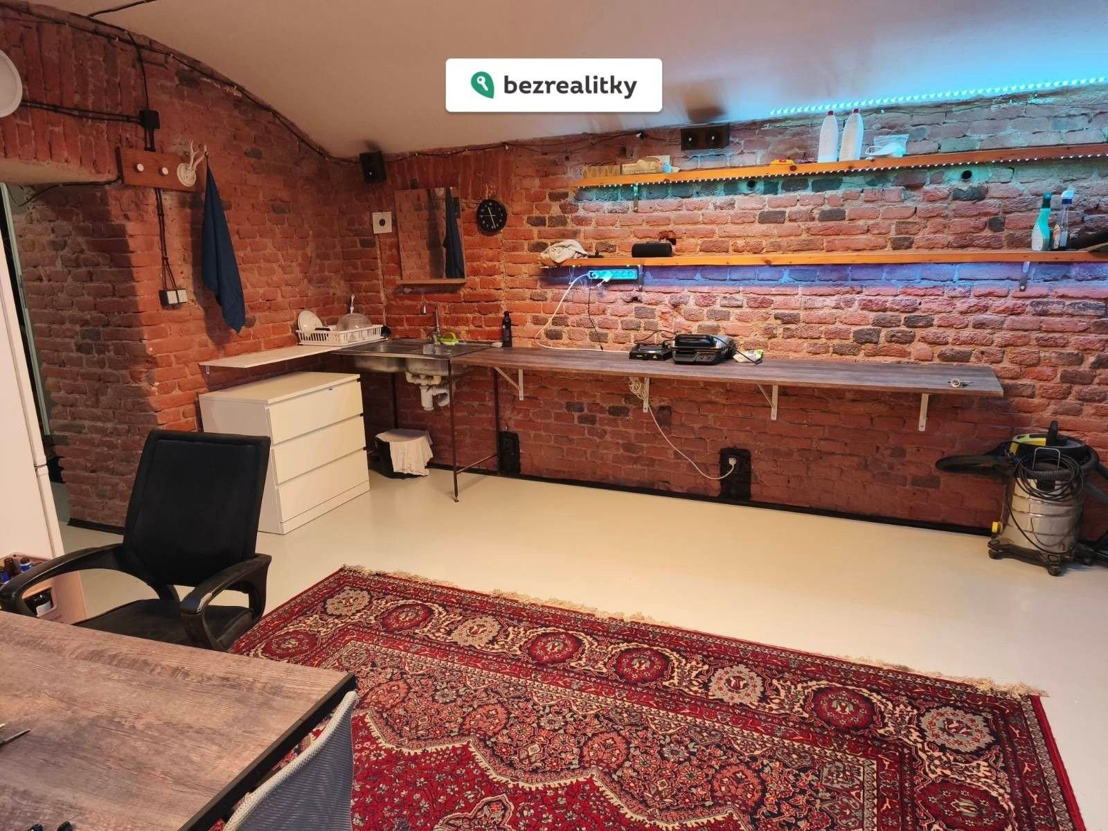 Prodej komerční - Novákových, Praha, 137 m²