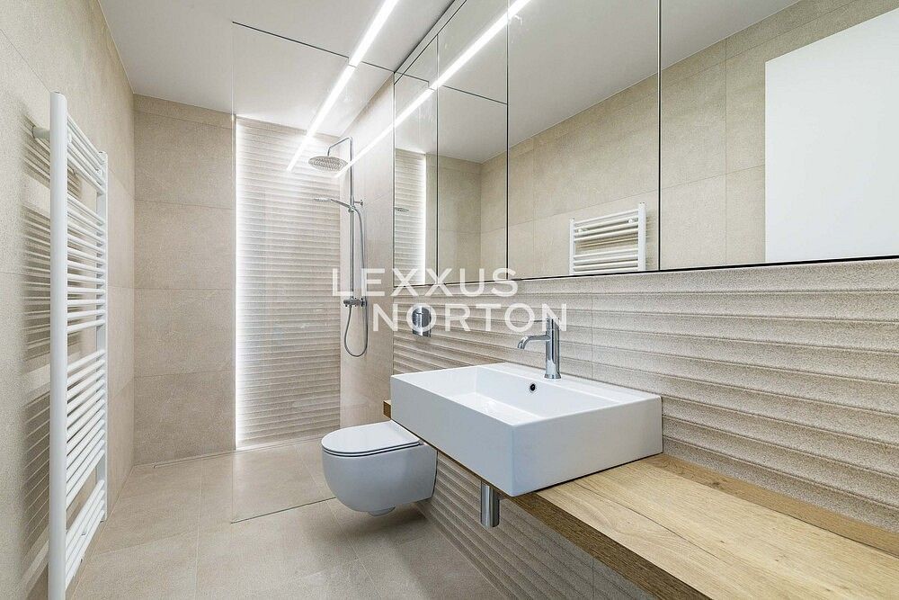 Rodinný dům · 231 m² · Praha - Horní Měcholupy, okres Praha 15, Hlavní město Praha - 3