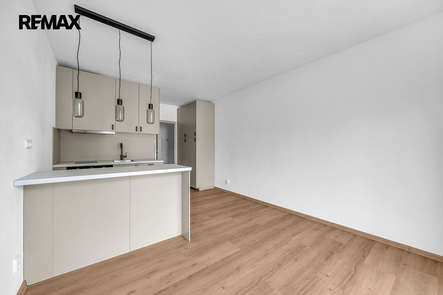 Pronájem byt 1+kk - Milovice - Mladá, okres Nymburk, Středočeský kraj, 25 m² - 5