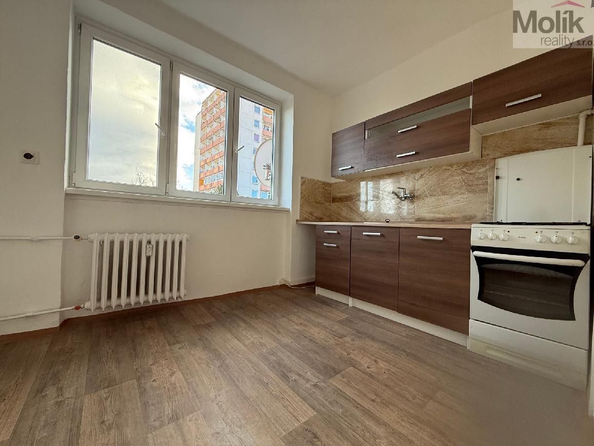 2+1, Vítězslava Nezvala, Most, 52 m²