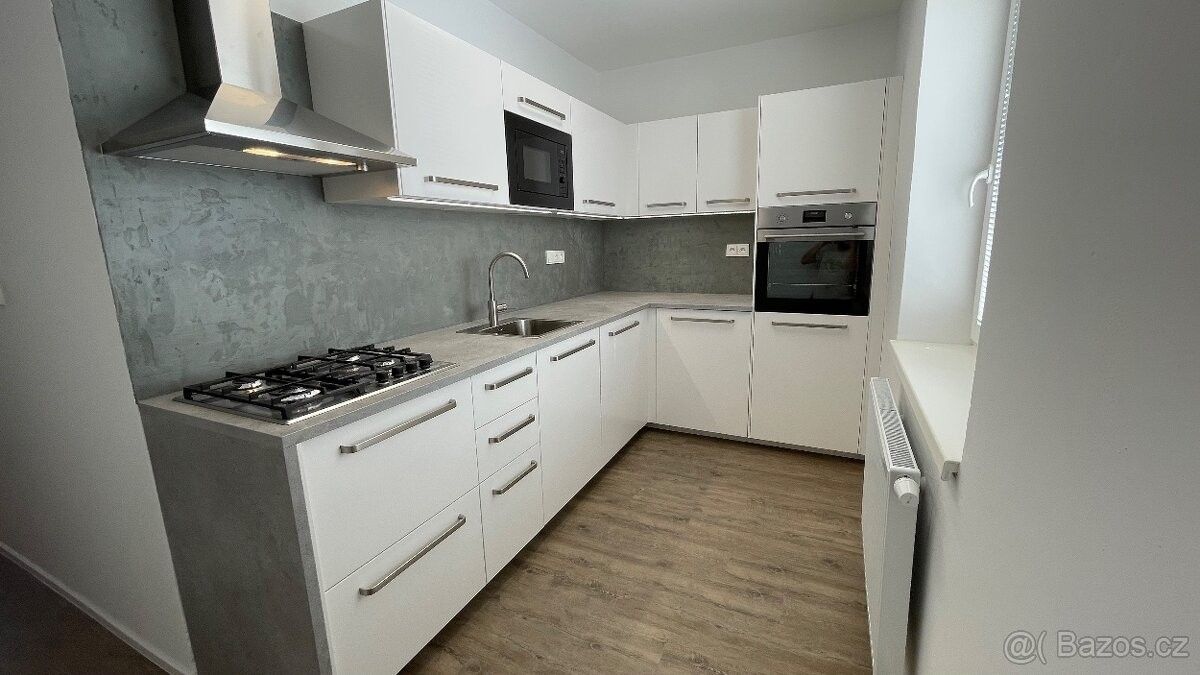 Byty, Sezemice, 533 04 - 1