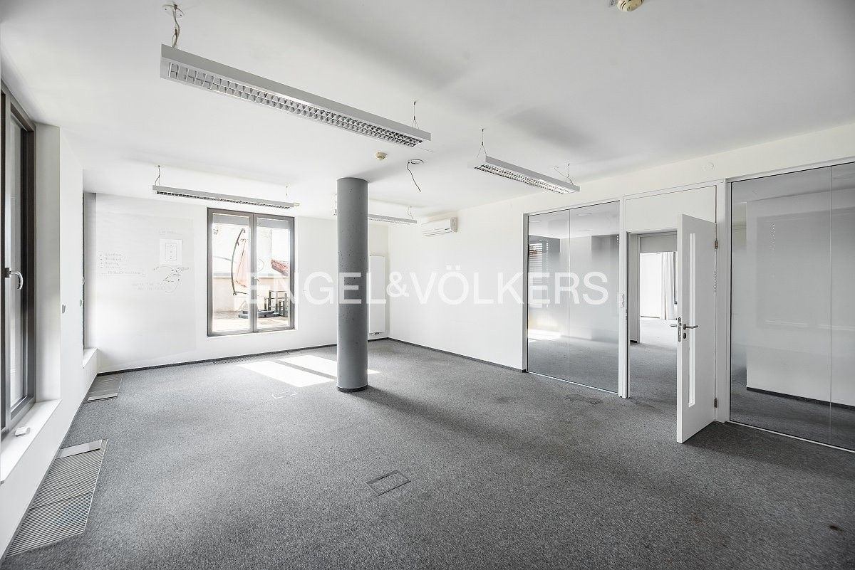 Kancelář · 417 m² · Sokolovská 979, Praha Vysočany - 3