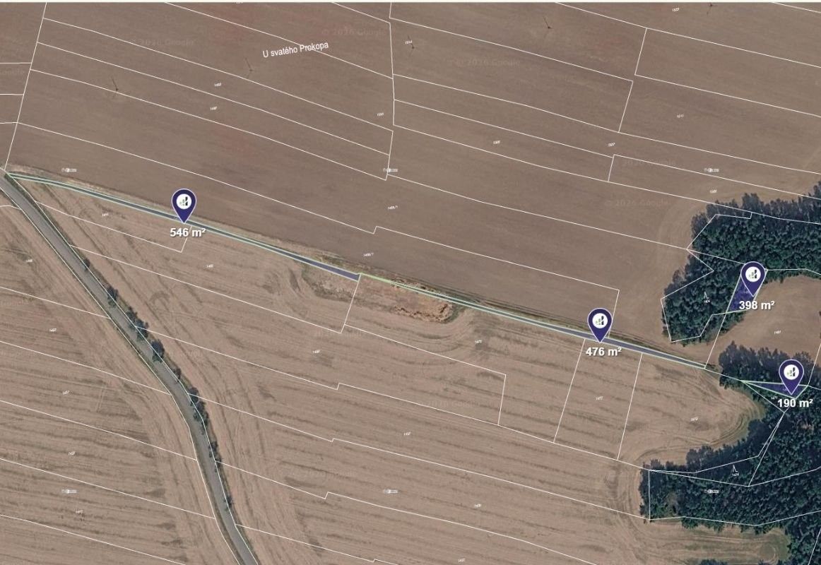 Les, 464 m²