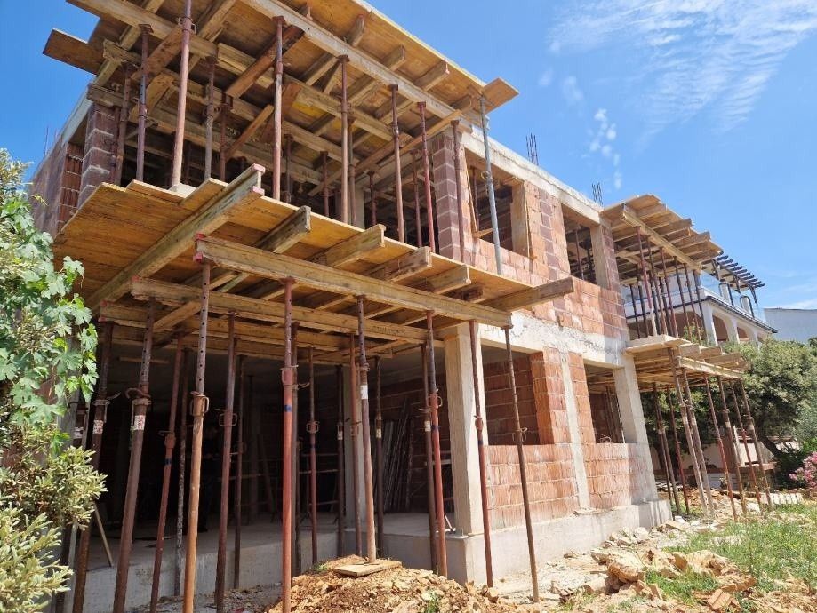 Prodej byt - 987 66, Zahraničí