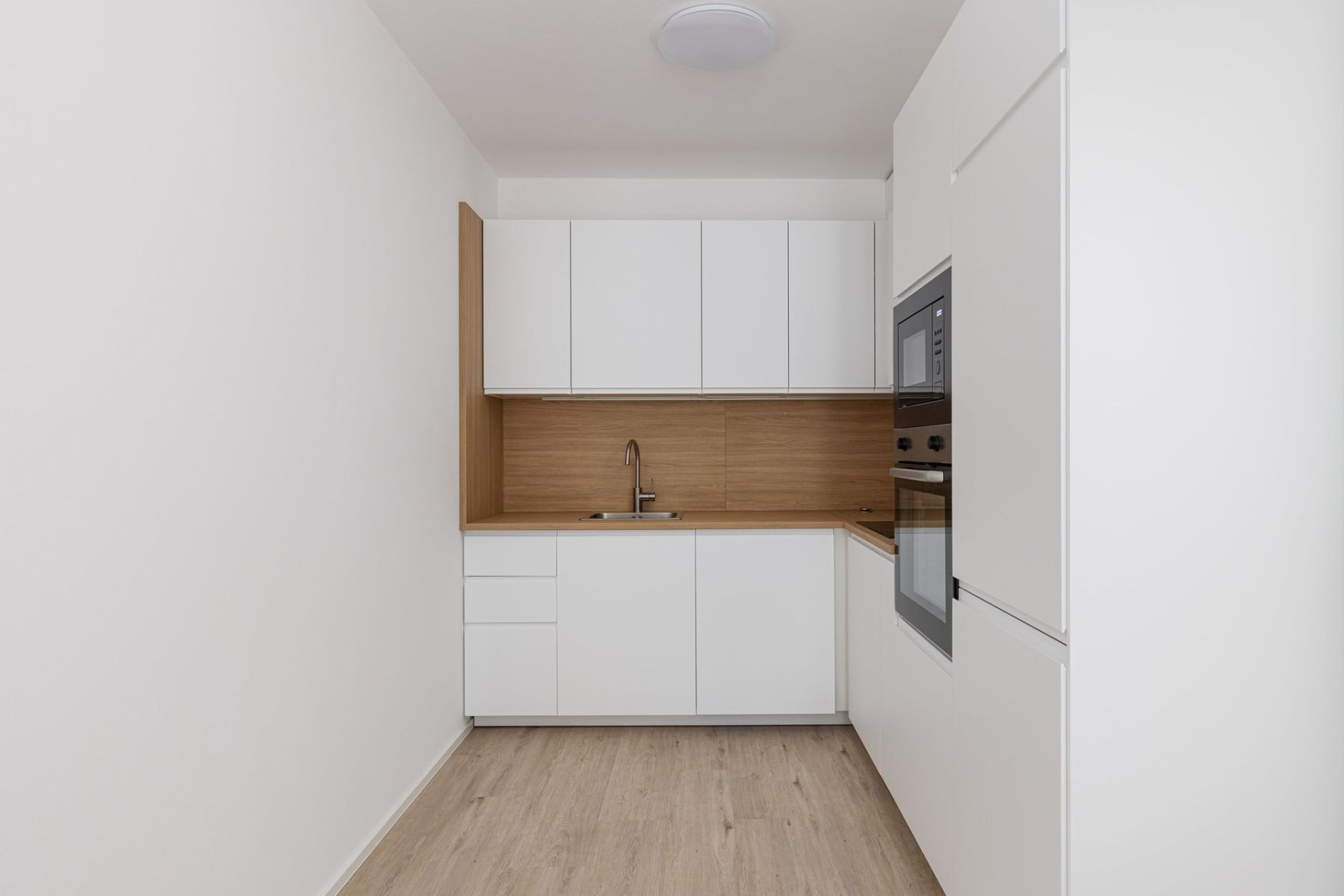 Pronájem byt 2+kk - Křižíkova, Praha - Karlín, 49 m² - 5