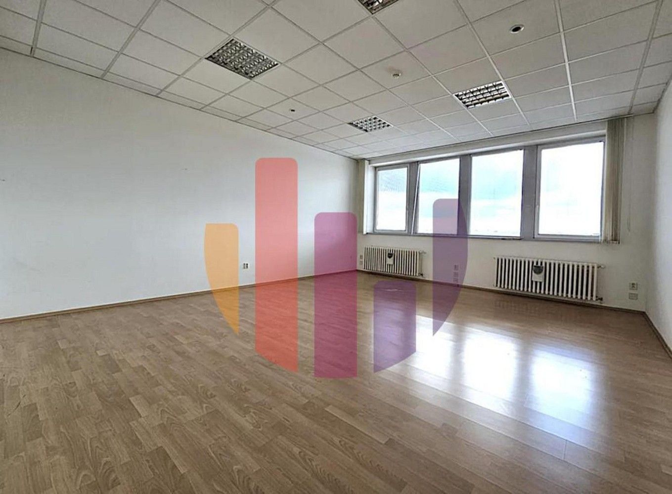 Kancelář · 714 m² · Praha - Čakovice, okres Praha 18, Hlavní město Praha - 4