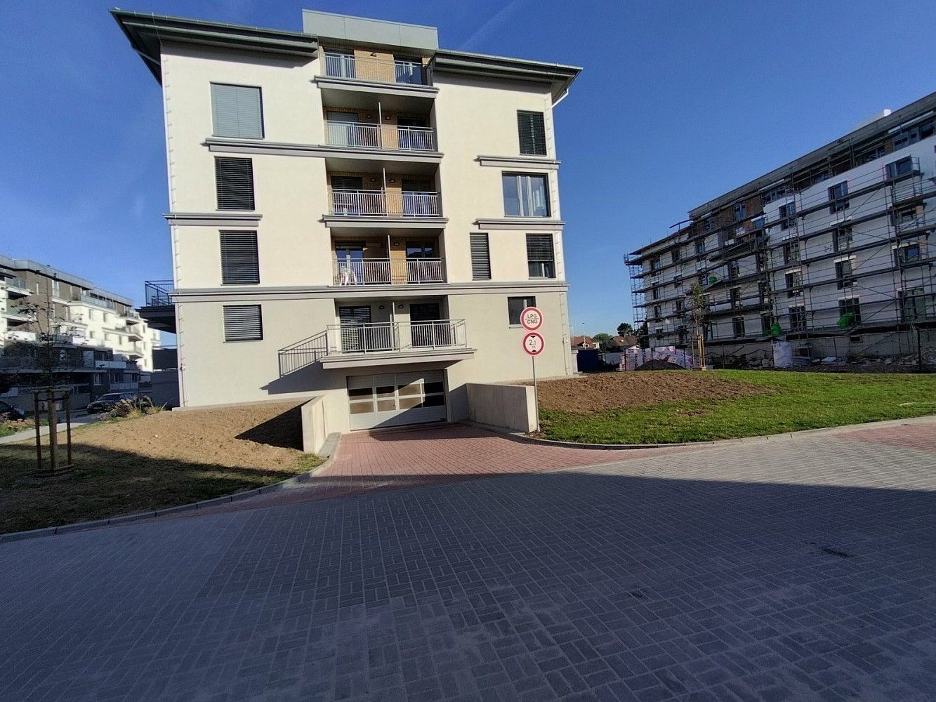3+kk, U Sportovní školy, Pardubice - Ohrazenice, 77 m² - 2