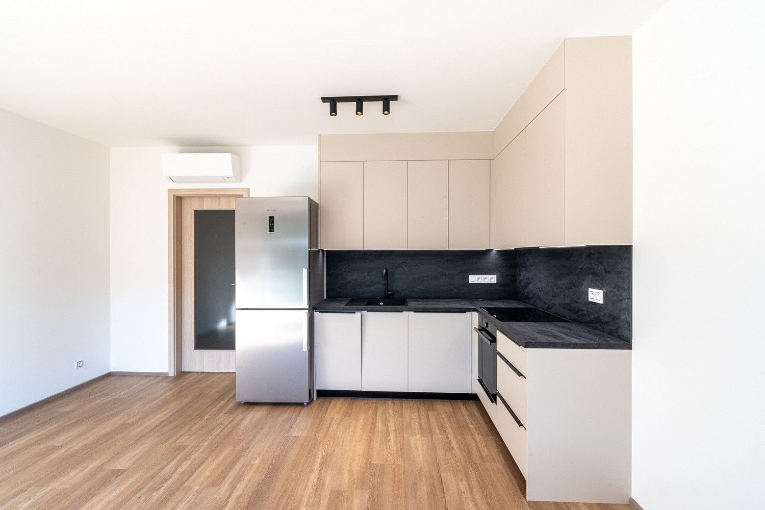 Byt 1+kk · 33 m² · Praha - Radlice, okres Praha 5, Hlavní město Praha - 3