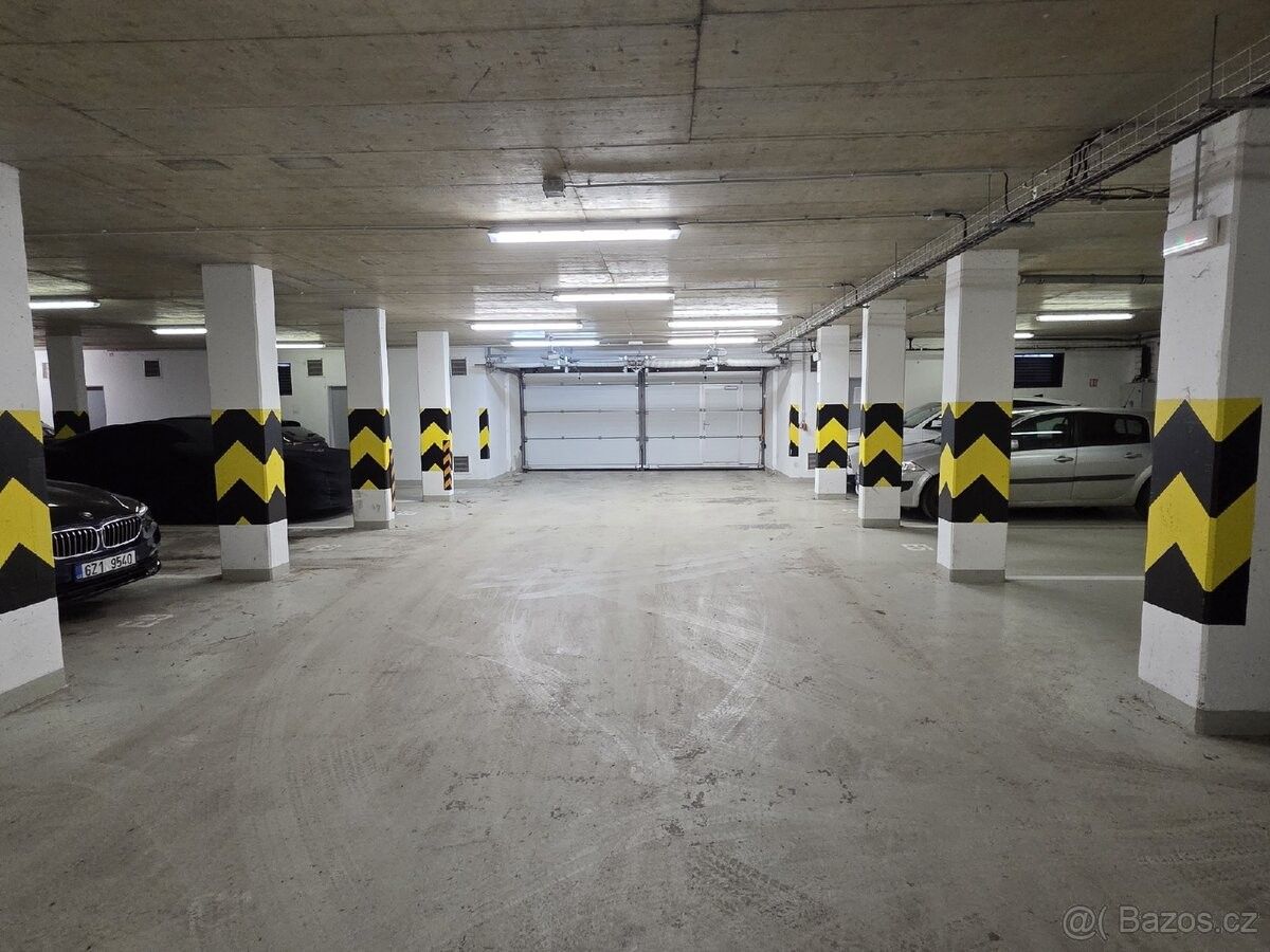 Pronájem garáž - Říčany u Prahy, 251 01