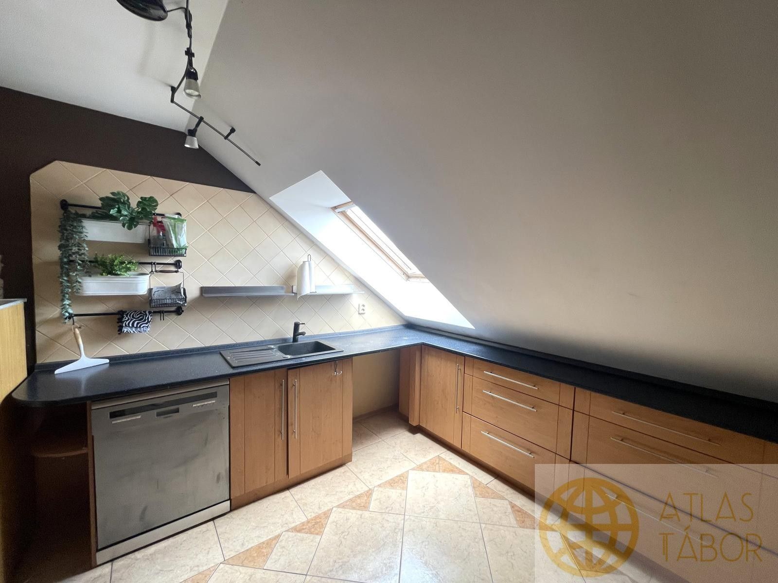 2+1, 9. května, Tábor, 85 m² - 1