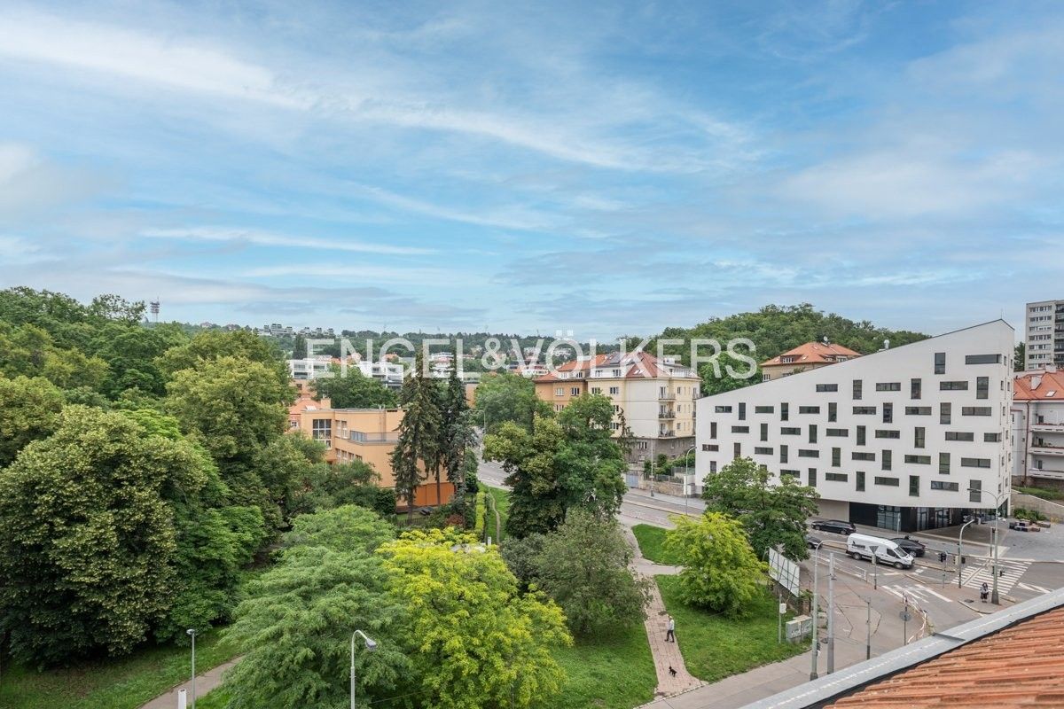 Byt 4+kk · 135 m² · Plzeňská, Praha - 3