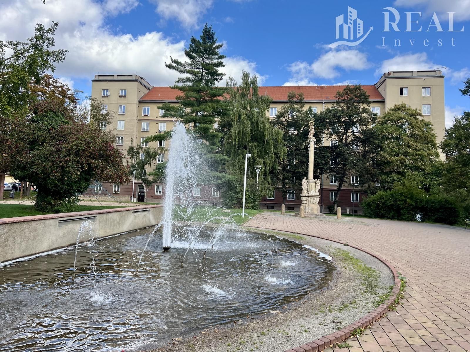 2+1, Konstantina Biebla, Most, 58 m²