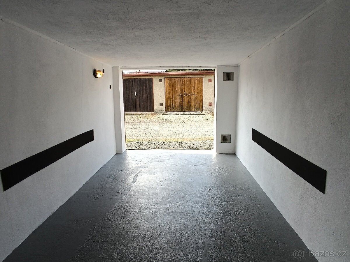 Garáže, Opava, 746 01 - 1