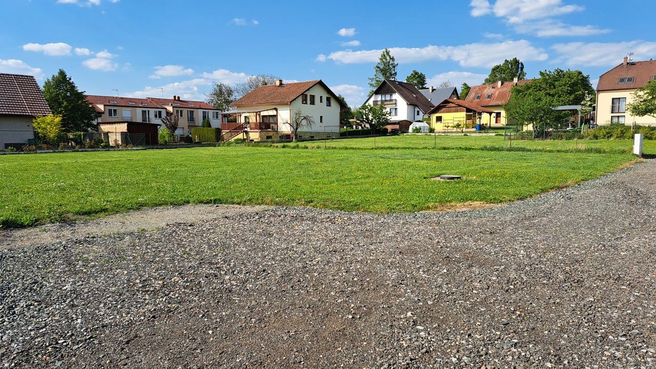 Prodej pozemek pro bydlení - 5. května, Milovice, 998 m²