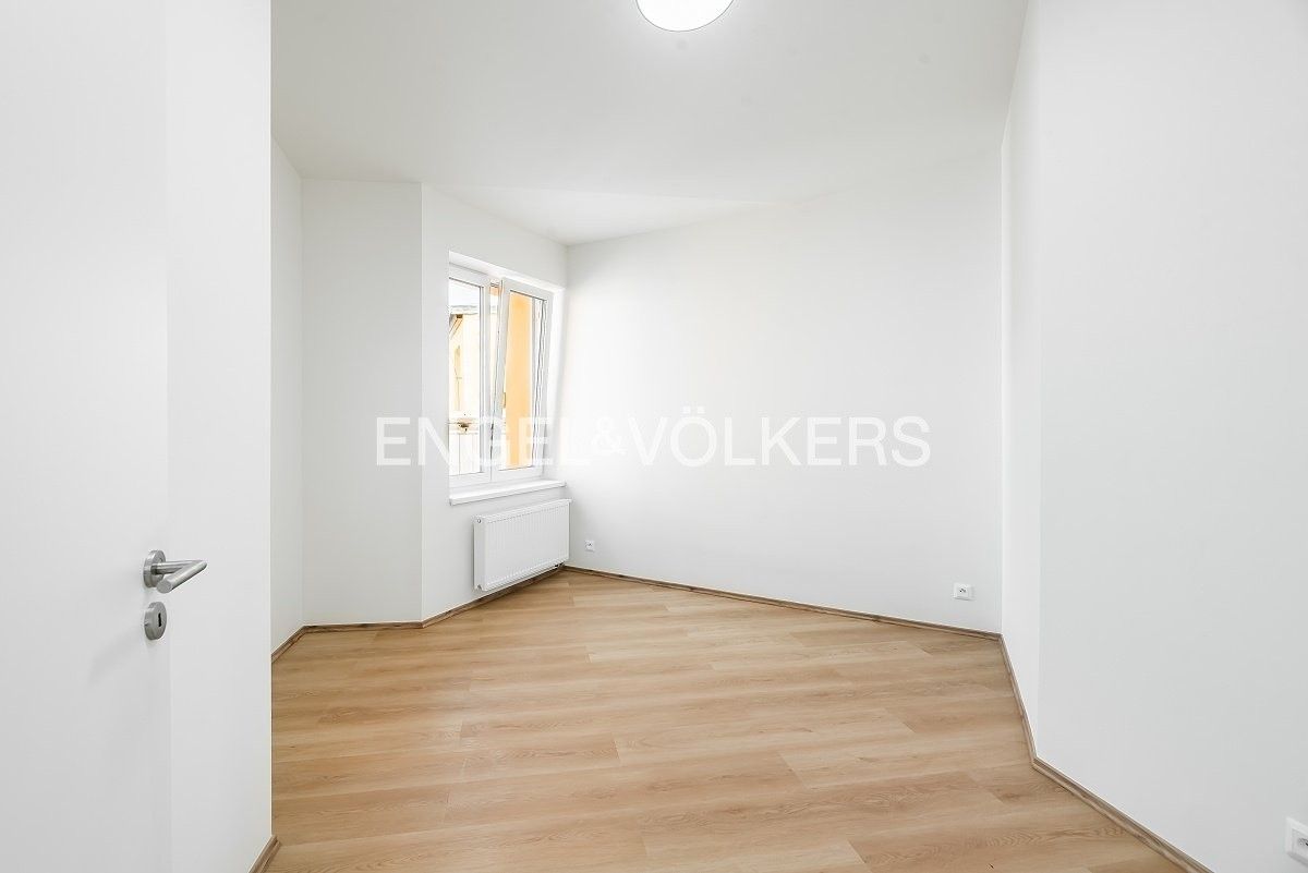 Pronájem byt 3+kk - Vosmíkových 832, Praha Libeň, 80 m² - 5