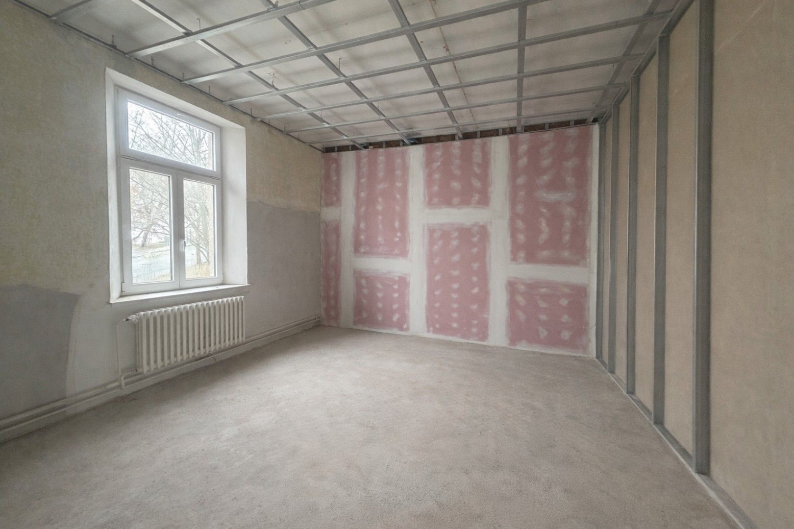 Ostatní, V, Klatovy, 34 m²