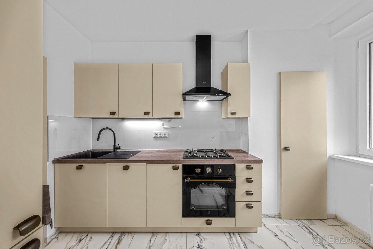 Prodej byt - Praha, 160 00