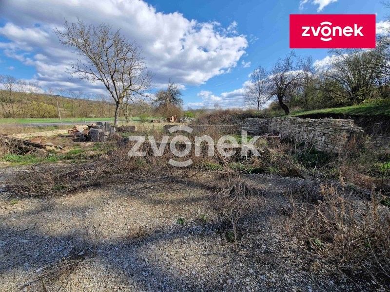 Zahrady, Velká nad Veličkou, 4 m²