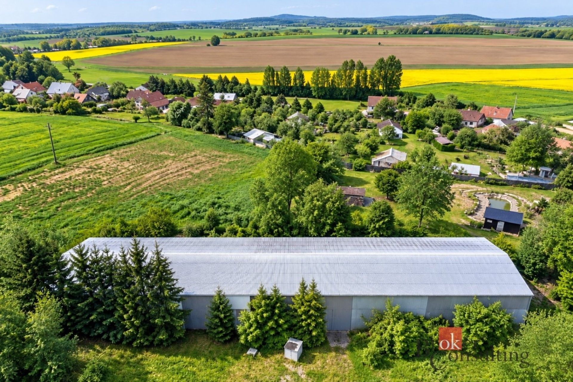 Sklady, Blízkov, 1 065 m² - 1