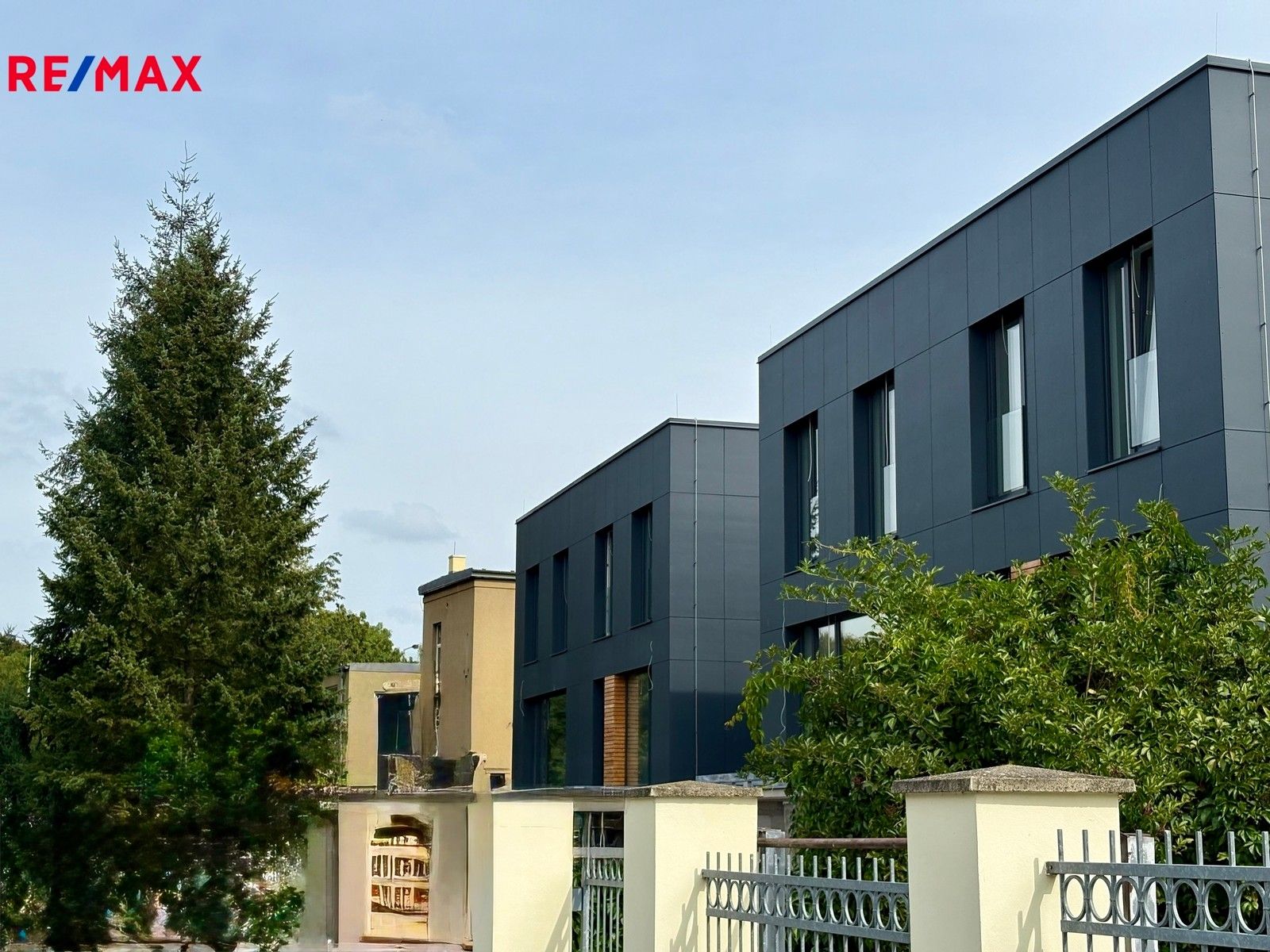 Prodej rodinný dům - Praha, 211 m²