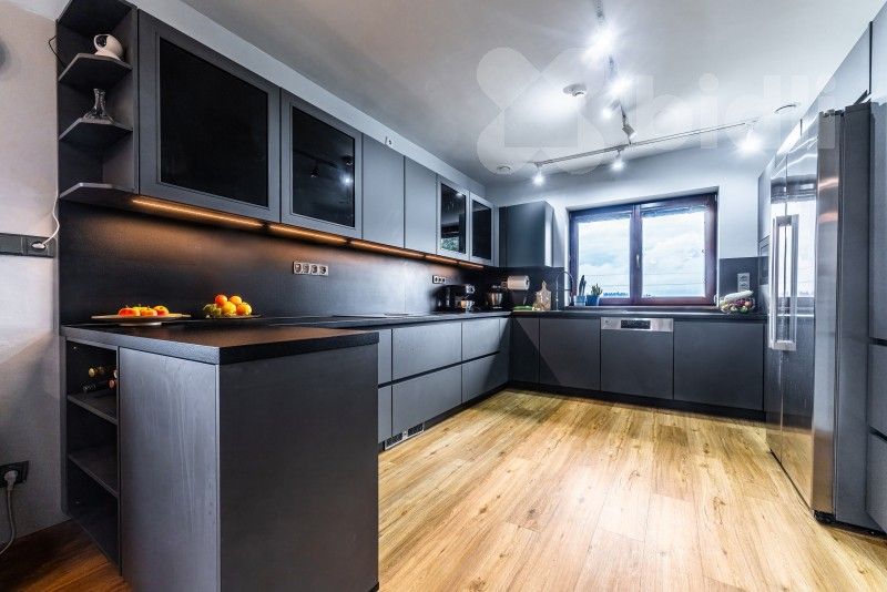Prodej rodinný dům - Zbizuby, 390 m² - 2