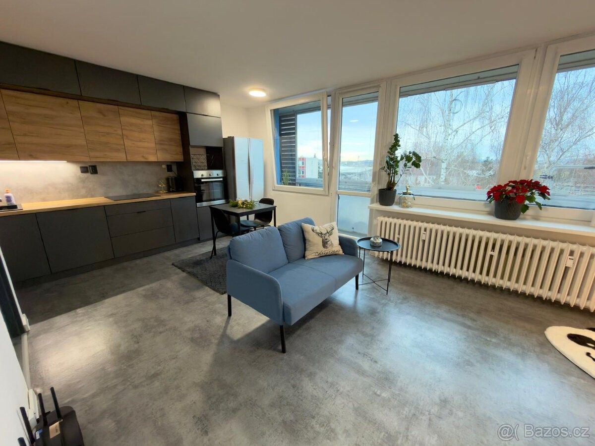 Pronájem byt - Hradec Králové, 500 03