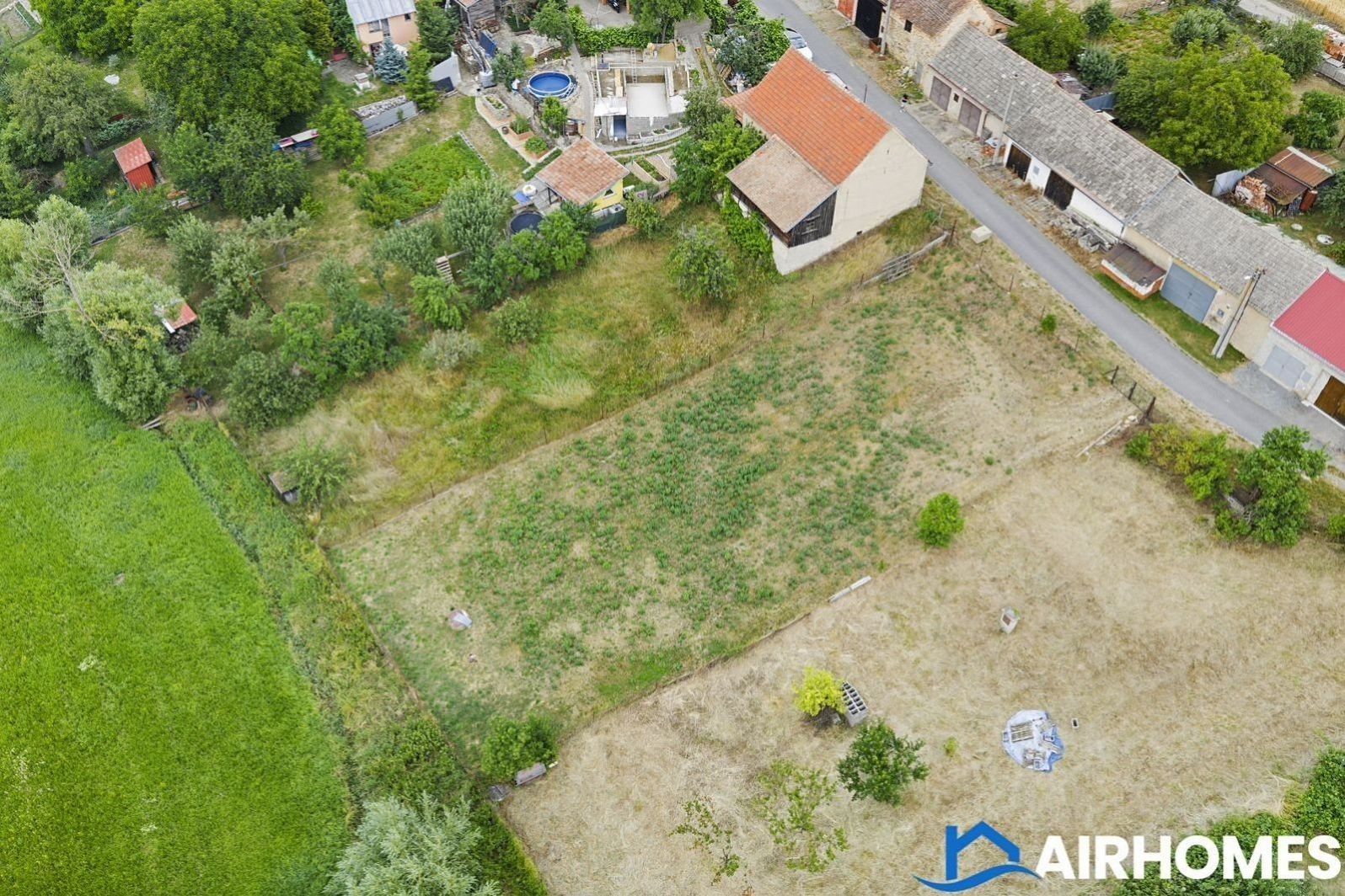 Pozemek pro bydlení, 961 m²